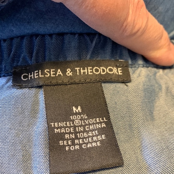 CHELSEA & THEODORE  DRESS - Picture 4 of 5